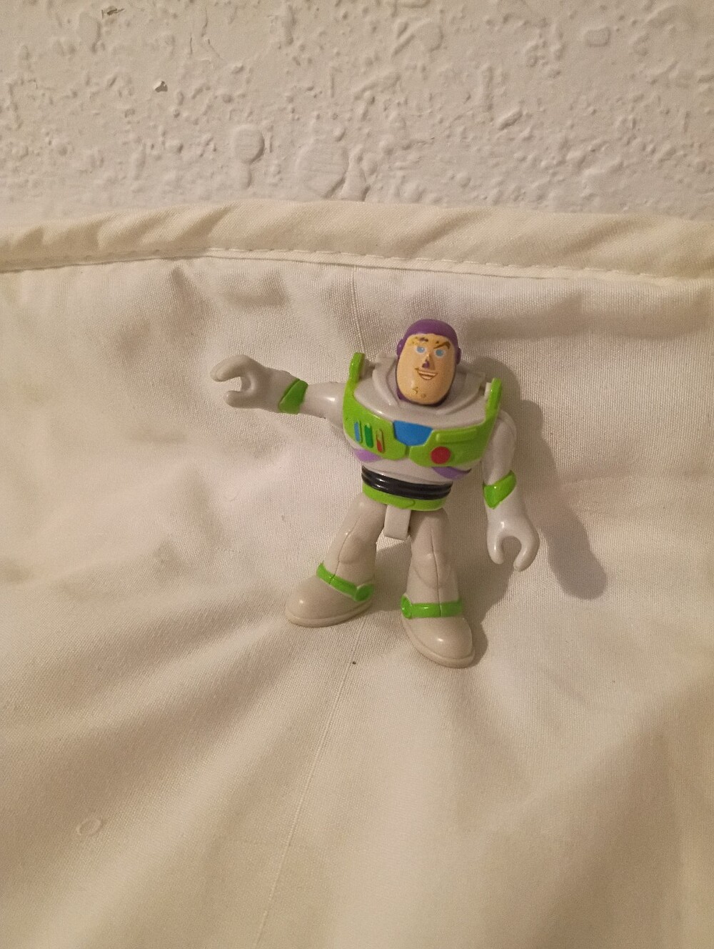 Source Unknown Green and White Space Ranger Action Figure